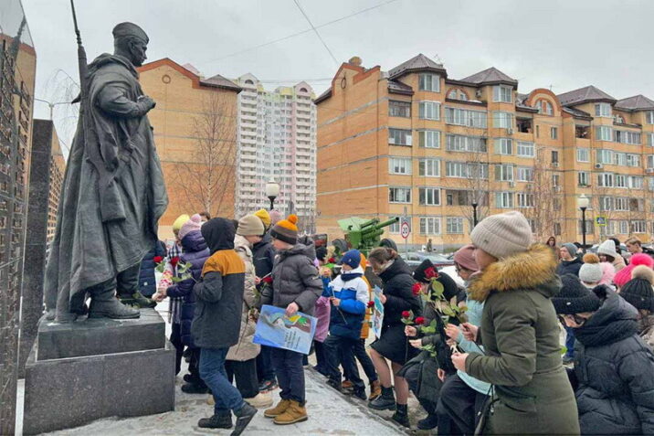 В Раменском г.о. школьники почтили память погибших в годы ВОВ солдат Новости Раменское 