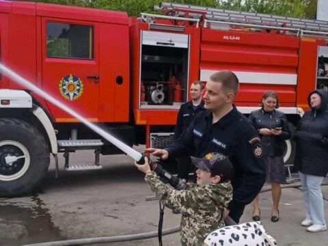 Школьники из деревни Кузнецово посетили пожарно-спасательную часть Раменского округа Новости Раменское 